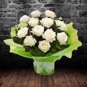 12 White Roses